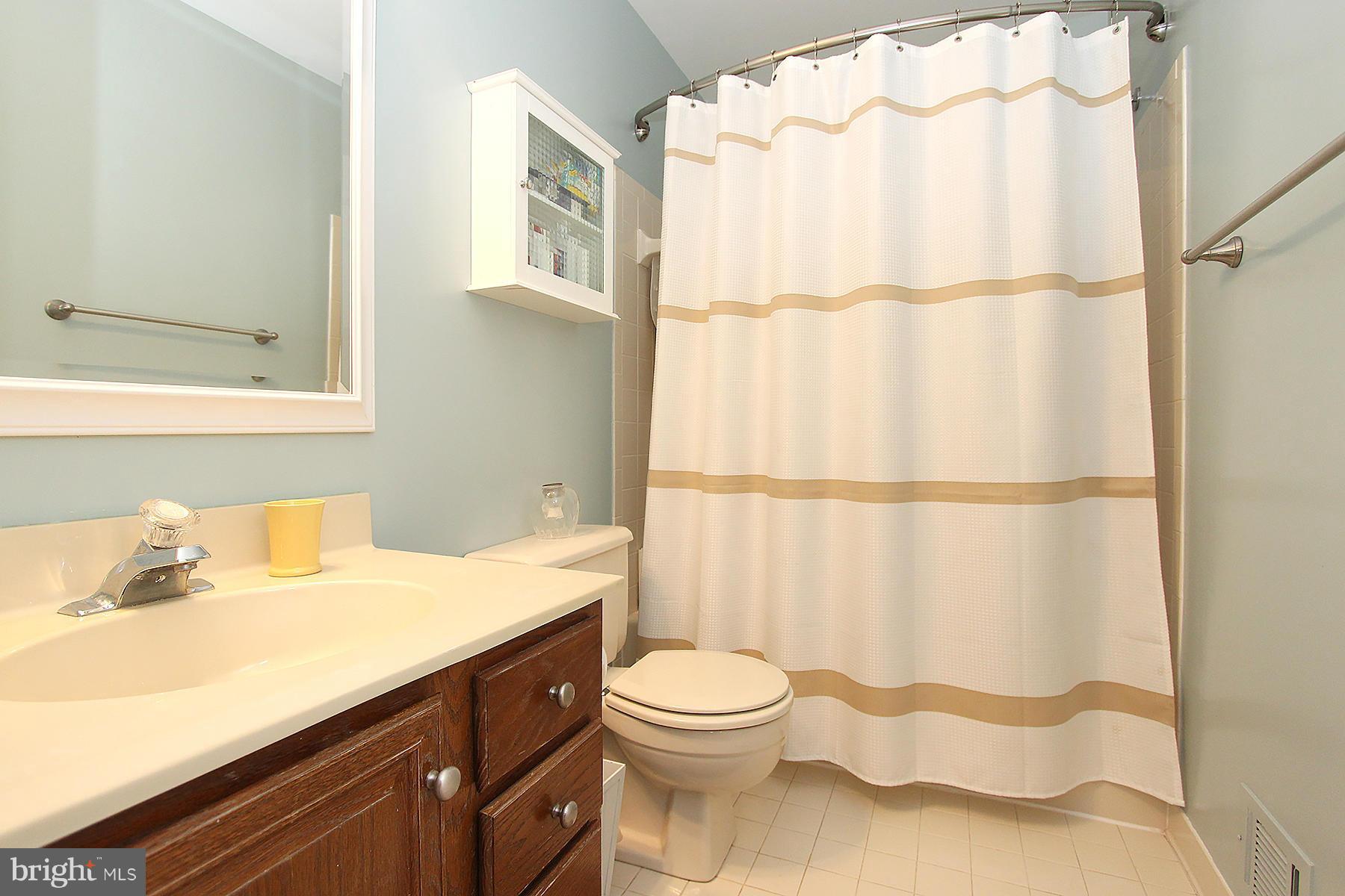 14551 Cutstone Way Silver Spring, MD 20905 - Photo 17 of 30 Bath