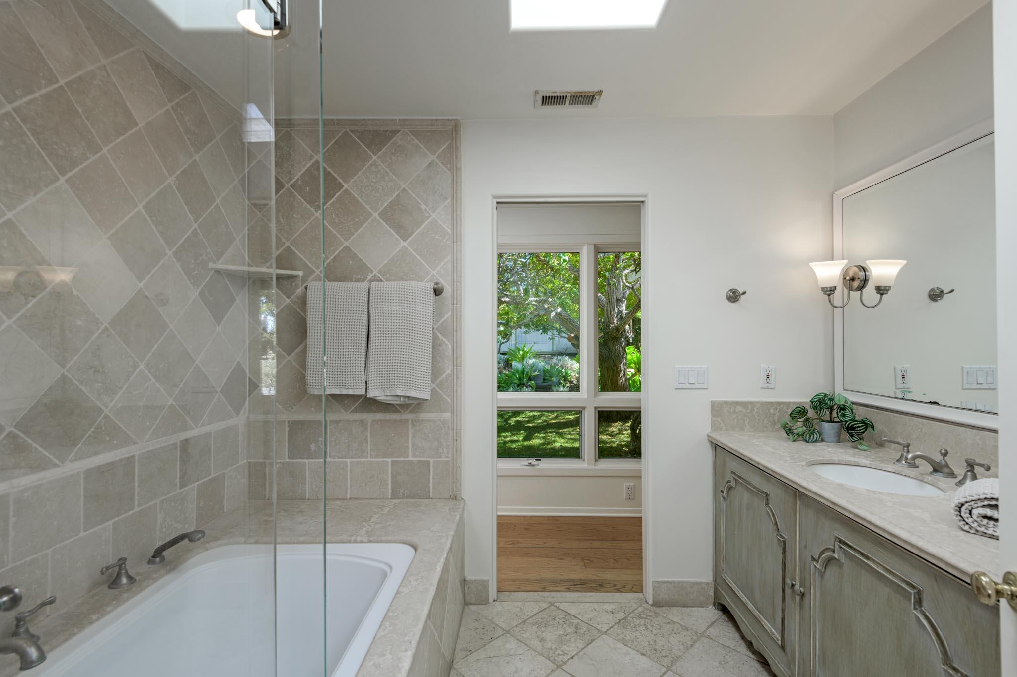 270 Toro Canyon Road Carpinteria, CA 93013 - Photo 18 of 22 Bathroom