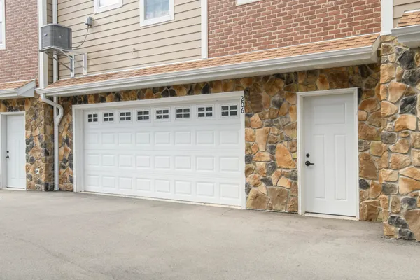 $2,350 | 205 Fox Street, Mukwonago, WI 53149