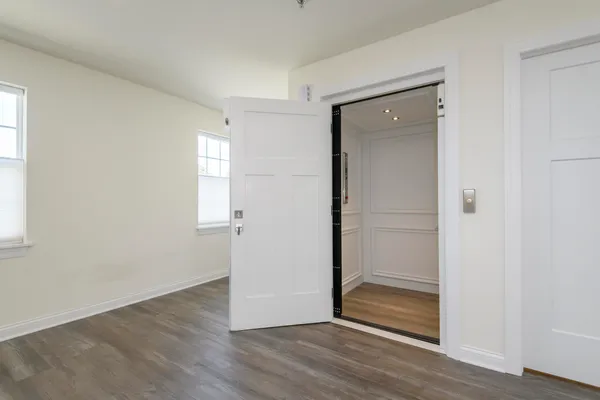 $2,350 | 205 Fox Street, Mukwonago, WI 53149