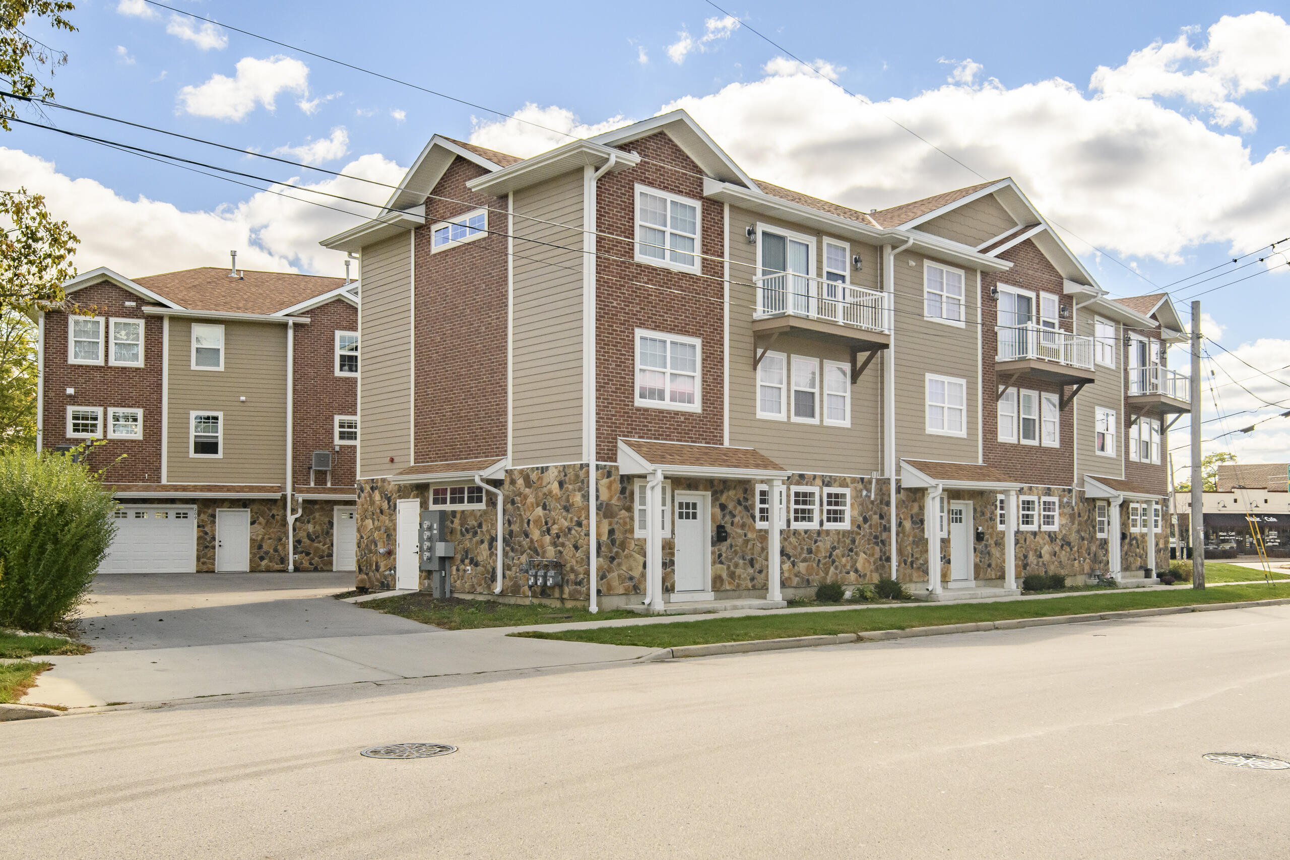 205 Fox Street Mukwonago, WI 53149 - Photo 7 of 51 Grand Ave-01