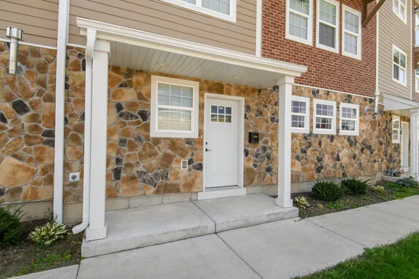 $2,350 | 205 Fox Street, Mukwonago, WI 53149