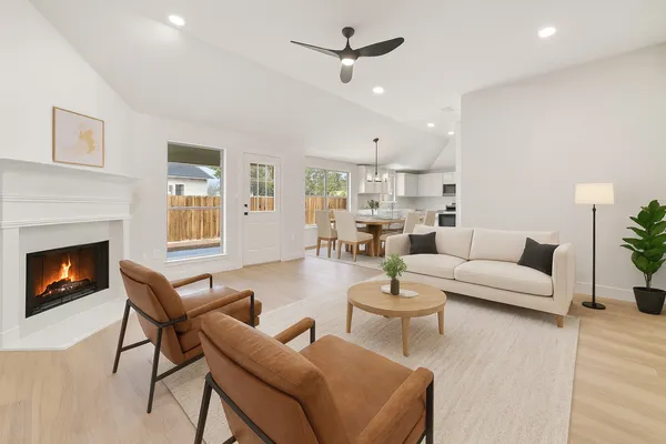 $305,000 | 1006 Cottonbowl Drive, Taylor, TX 76574