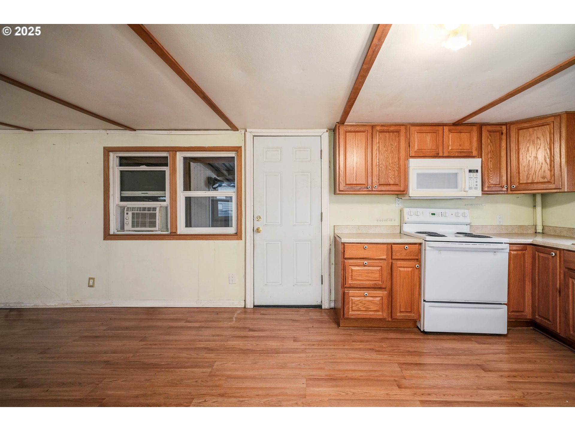 620 Southeast 2nd Avenue, Unit 44 Canby, OR 97013 - Photo 14 of 18