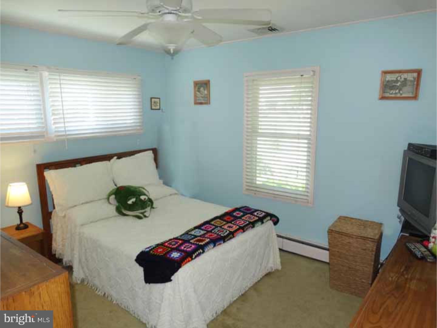 60 Candle Road Levittown, PA 19057 - Photo 16 of 25