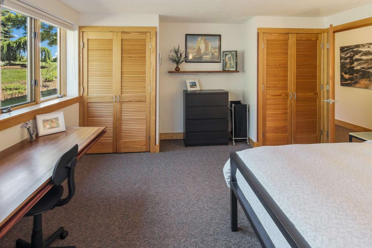 274 North Stony Point Road Suttons Bay, MI 49682 - Photo 37 of 54 1875338-36.JPG