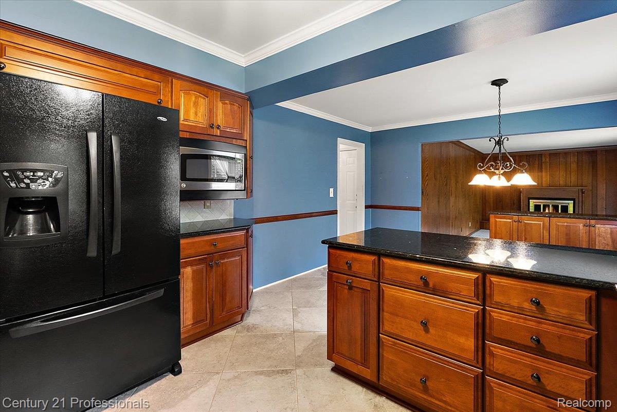 633 Foxhall Road Bloomfield Hills, MI 48304 - Photo 36 of 61 Kitchen