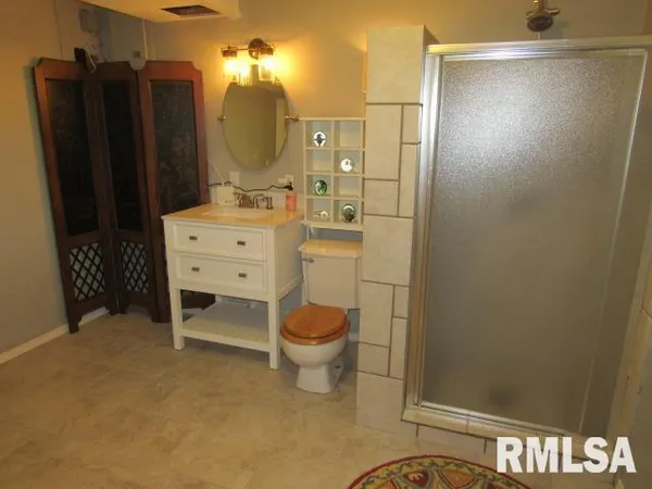 $239,000 | 72 Shewmaker Road, Cave In Rock, IL 62919