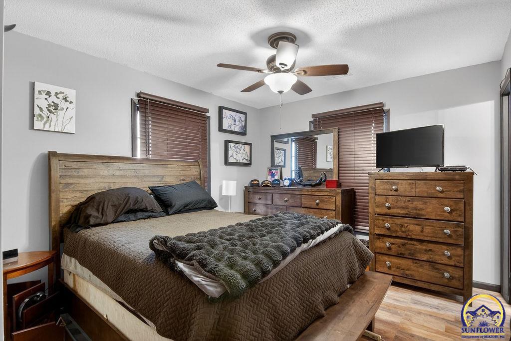 4945 Northwest Rochester Road Topeka, KS 66617 - Photo 14 of 33