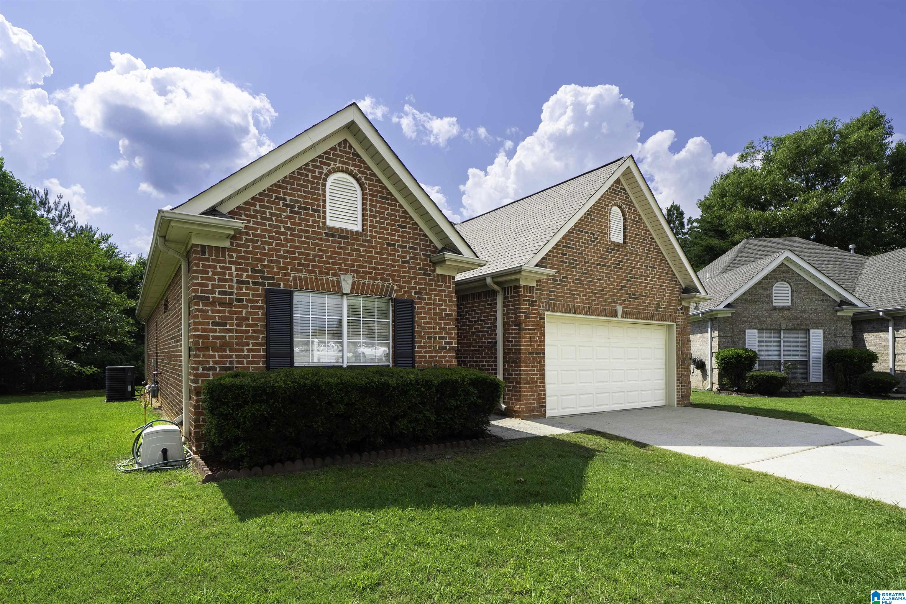 562 Summit Circle Fultondale, AL 35068 - Photo 2 of 26
