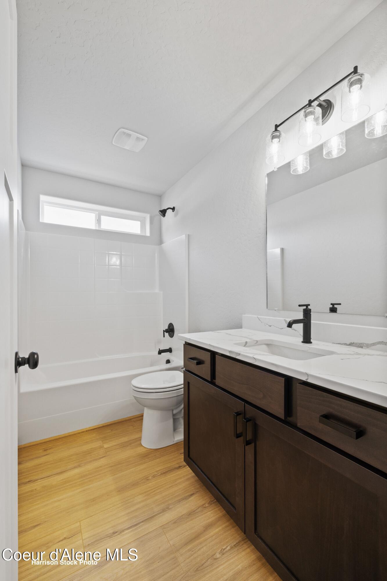 12182 North Lennon Lane Rathdrum, ID 83858 - Photo 17 of 20 Guest bathroom