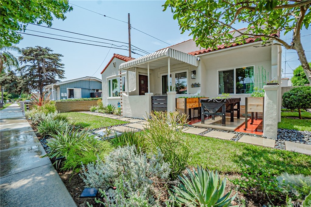 2375 Oregon Avenue Long Beach, CA 90806 - Photo 2 of 26