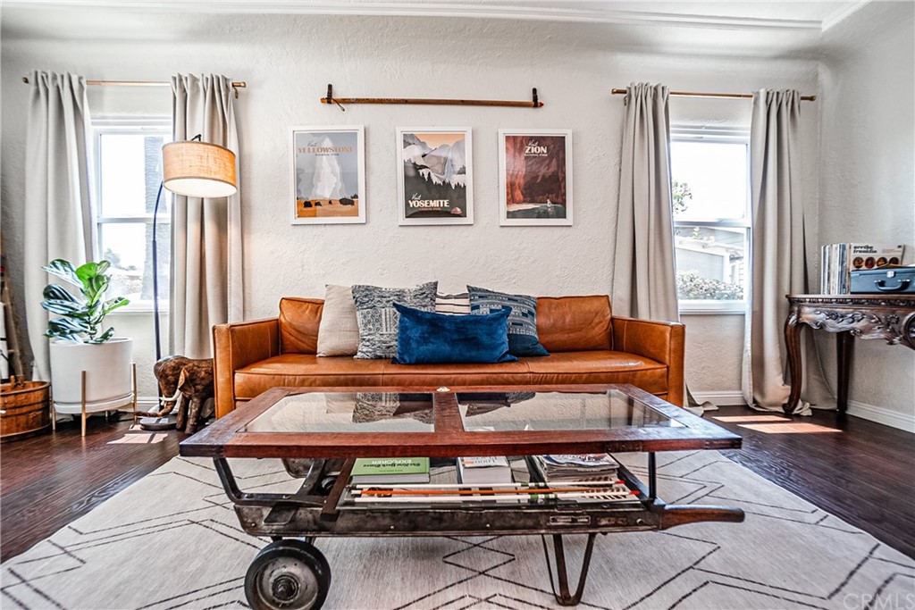 2375 Oregon Avenue Long Beach, CA 90806 - Photo 6 of 26 Living Room
