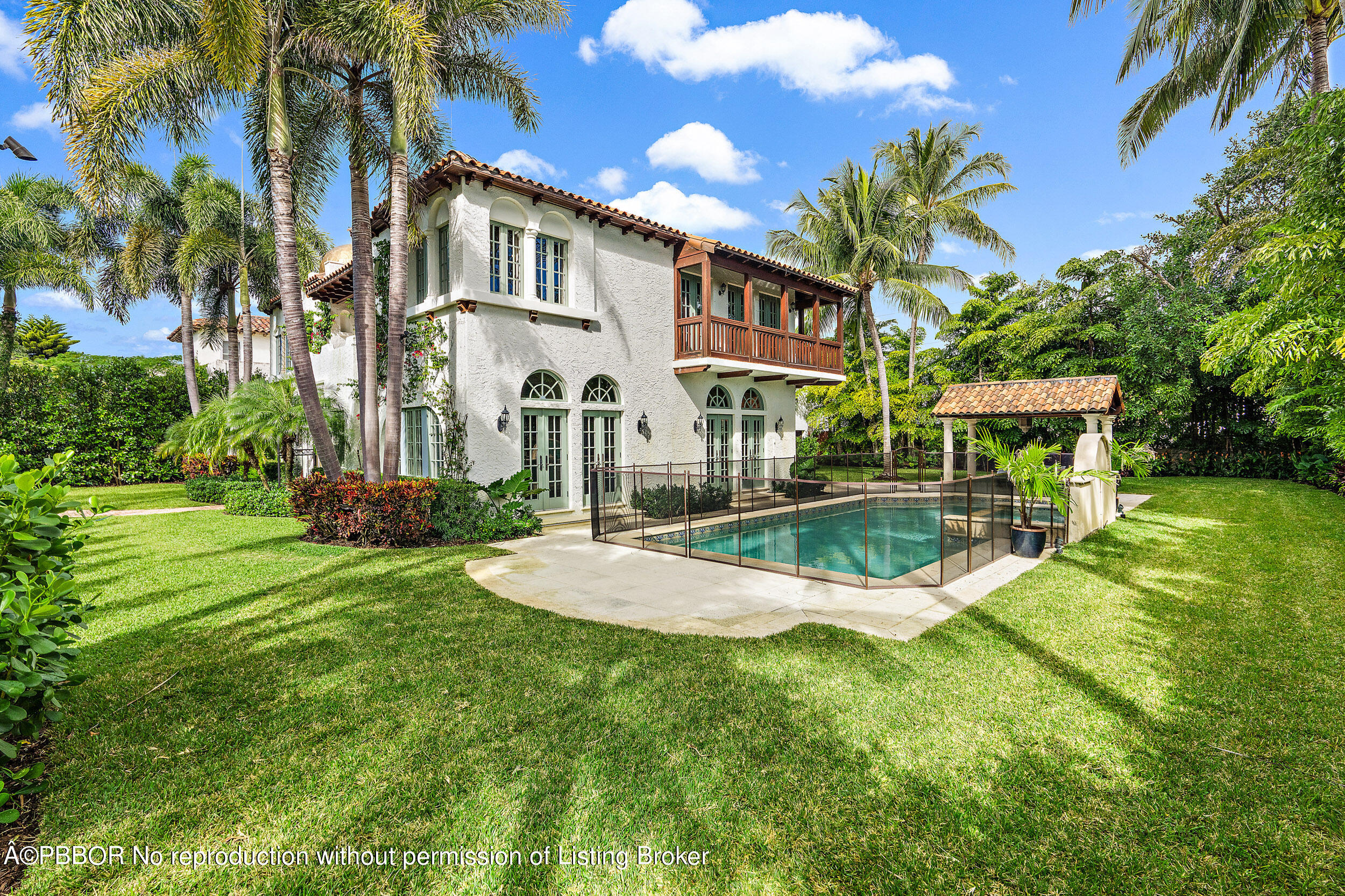 255 Valencia Road West Palm Beach, FL 33401 - Photo 18 of 41 Lush backyard