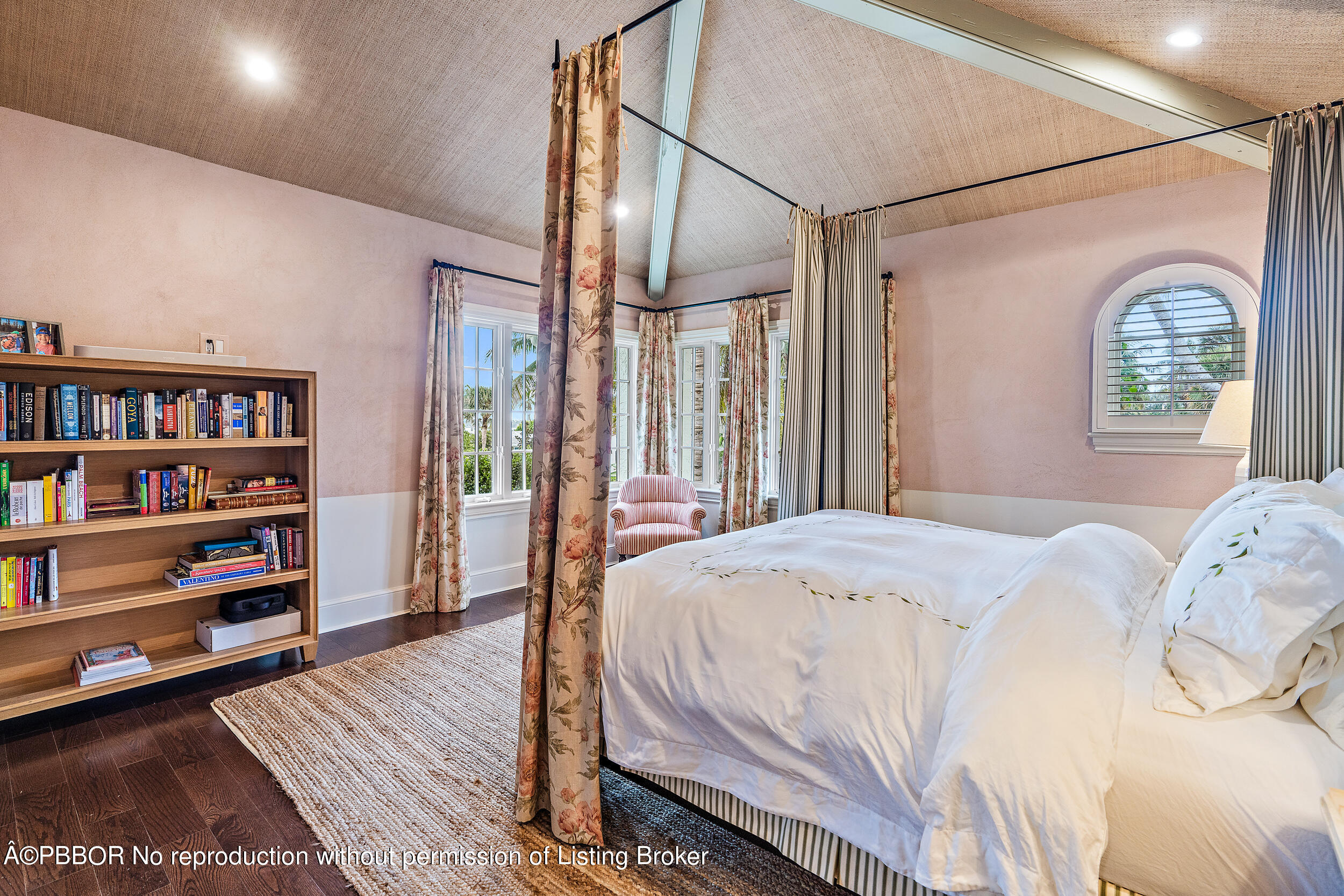 255 Valencia Road West Palm Beach, FL 33401 - Photo 20 of 41 Primary Bedroom