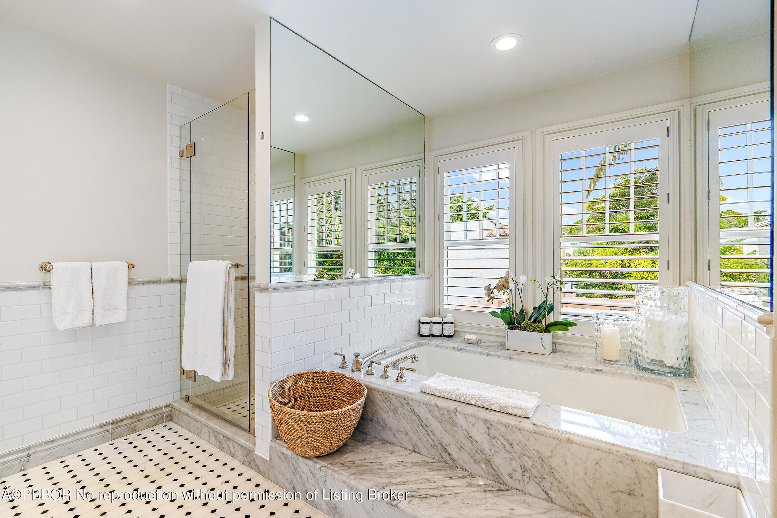 255 Valencia Road West Palm Beach, FL 33401 - Photo 24 of 41 Primary Bath