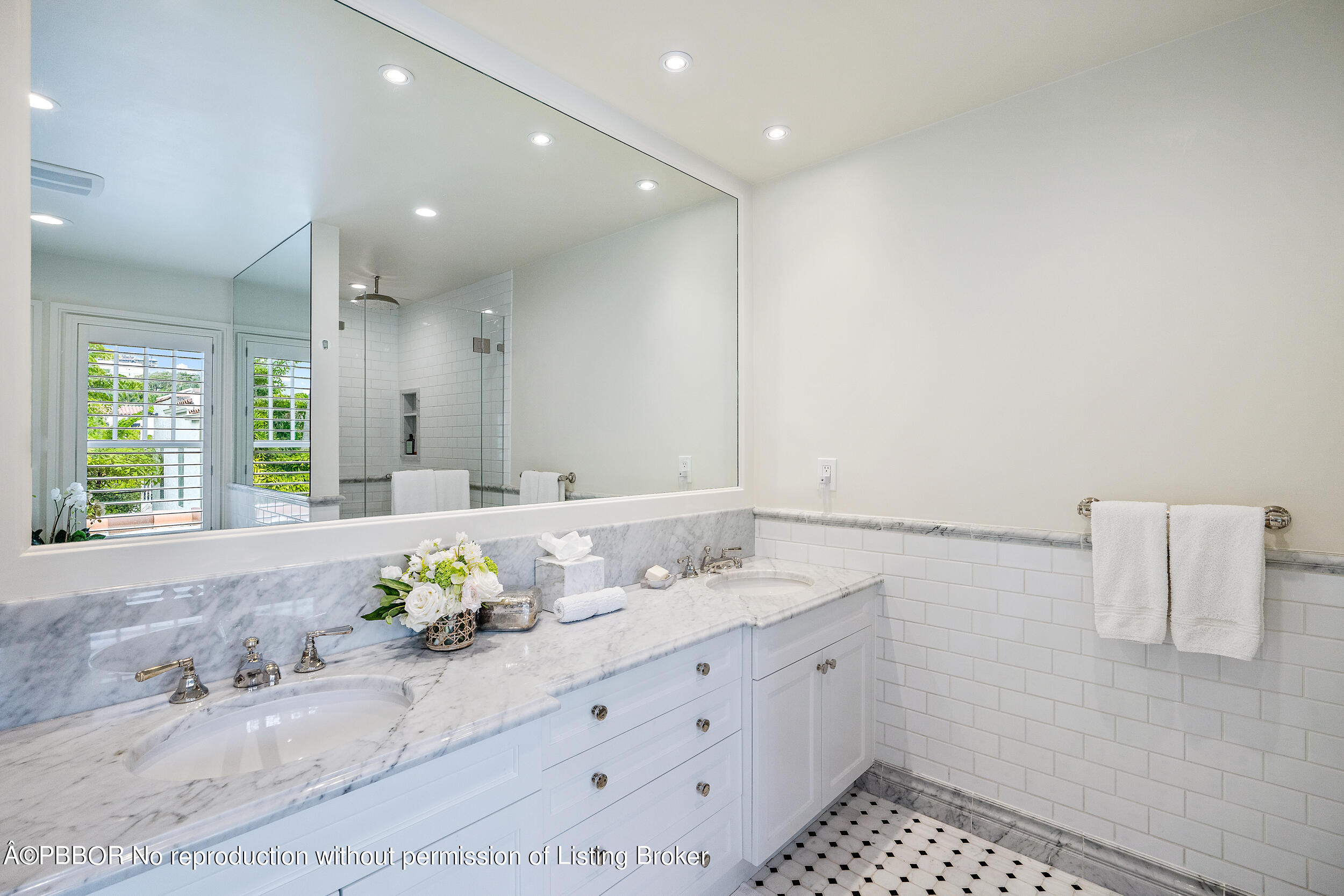 255 Valencia Road West Palm Beach, FL 33401 - Photo 25 of 41 Primary Bath