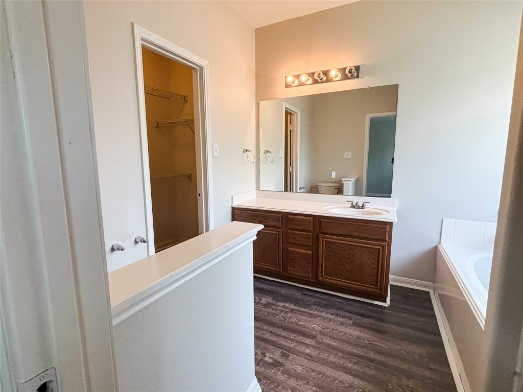 22527 Sweetglen Court Spring, TX 77373 - Photo 24 of 31 Primary restroom