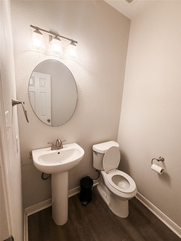 22527 Sweetglen Court Spring, TX 77373 - Photo 9 of 31 1/2 bath in the first floor