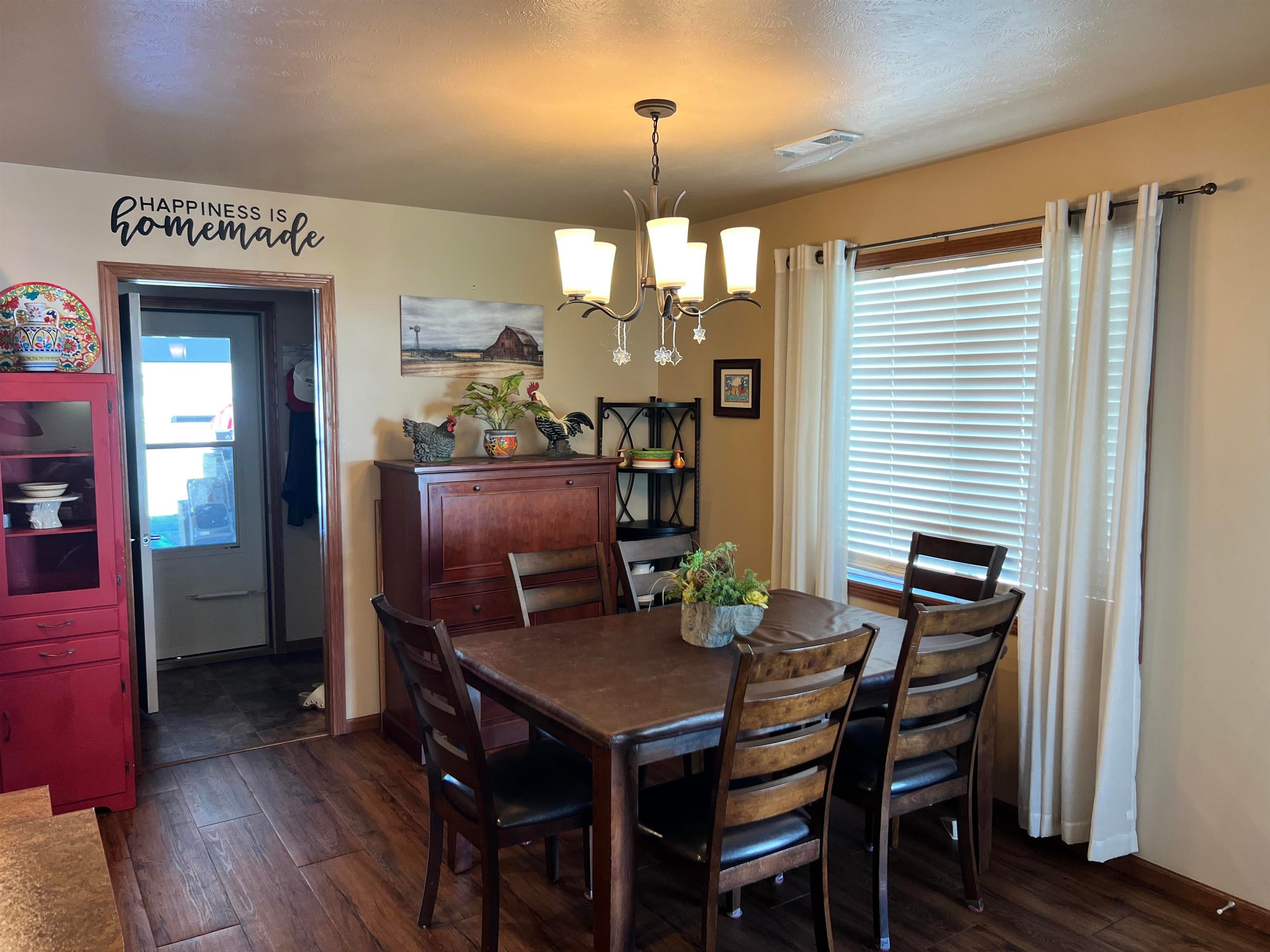 910 West Meadow Ridge Road Norfolk, NE 68701 - Photo 9 of 38 Gallery Image 9