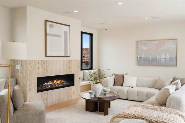 $4,800,000 | 409 Crest Drive, Manhattan Beach, CA 90266