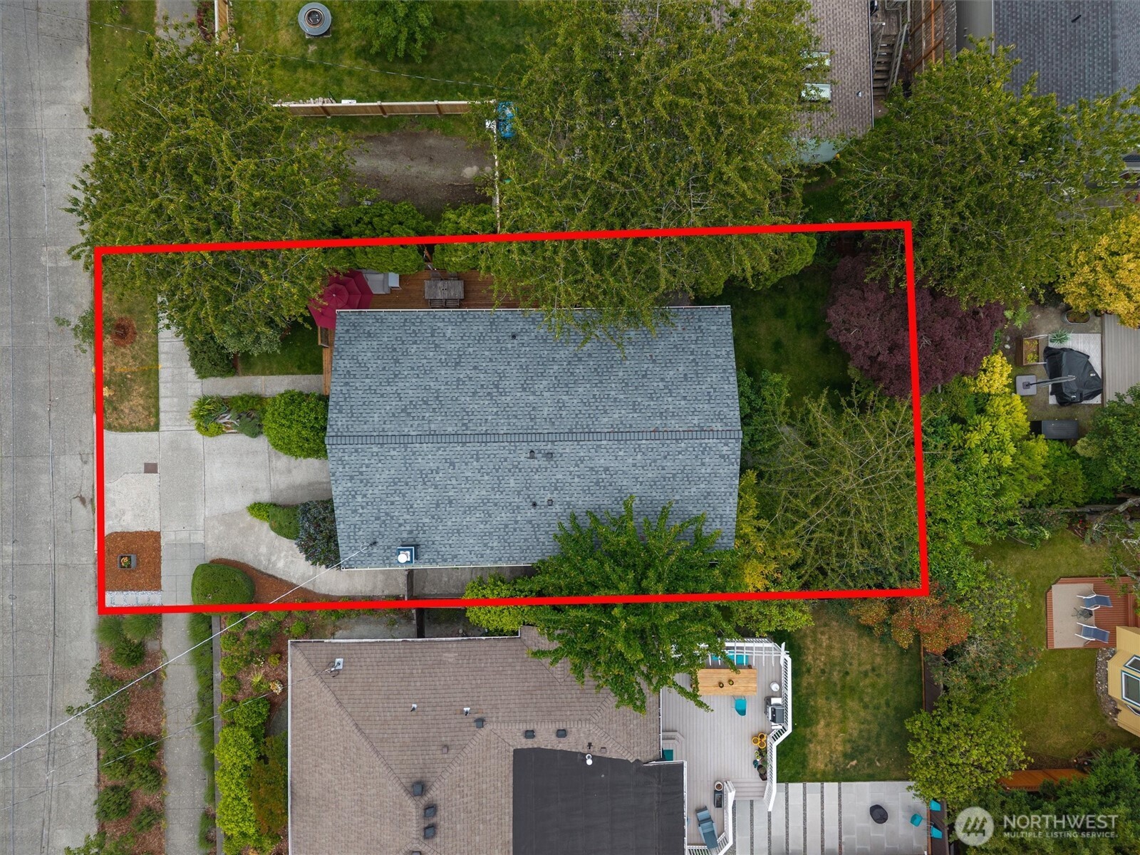 3238 Walnut Avenue Southwest Seattle, WA 98116 - Photo 37 of 40