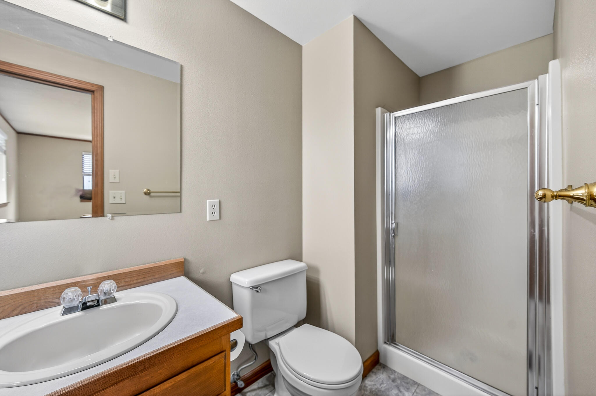 2747 Southwest 23rd Street Redmond, OR 97756 - Photo 27 of 38 Primary bath