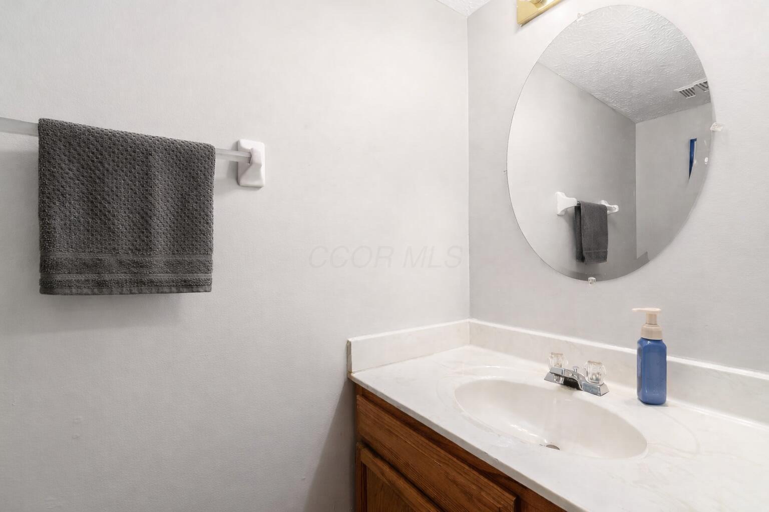 142 Kettering Bend Delaware, OH 43015 - Photo 11 of 22 Half Bath