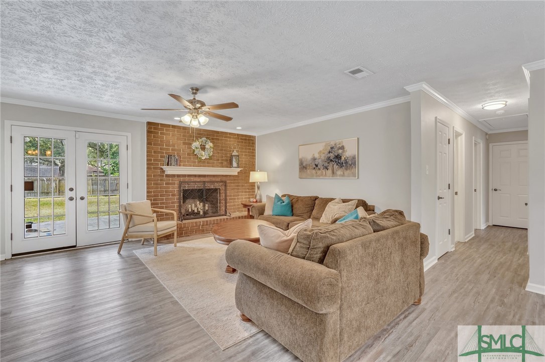1617 Walthour Road Savannah, GA 31410 - Photo 3 of 38 Large living room