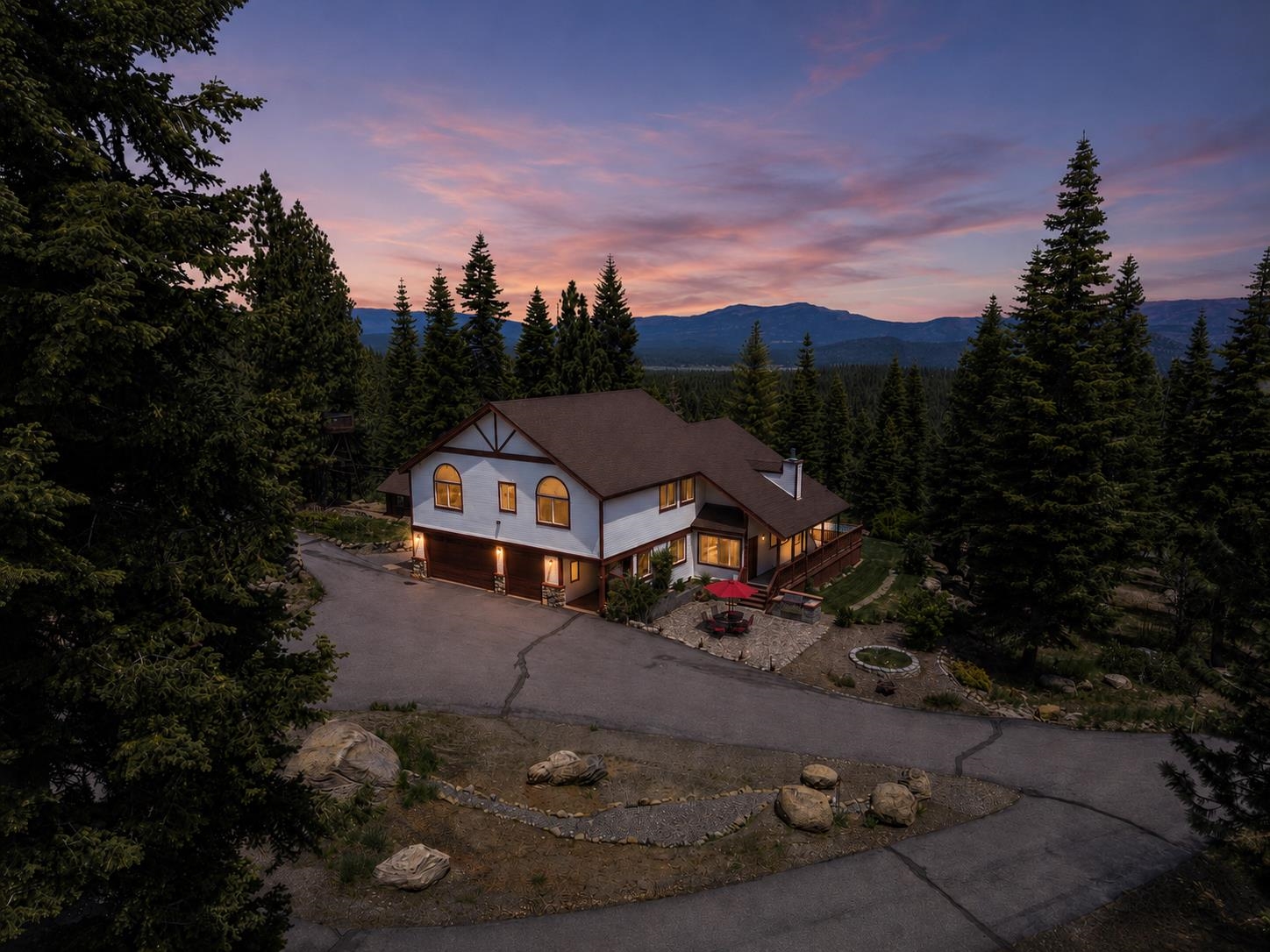 10983 Beacon Road Truckee, CA 96161 - Photo 2 of 28