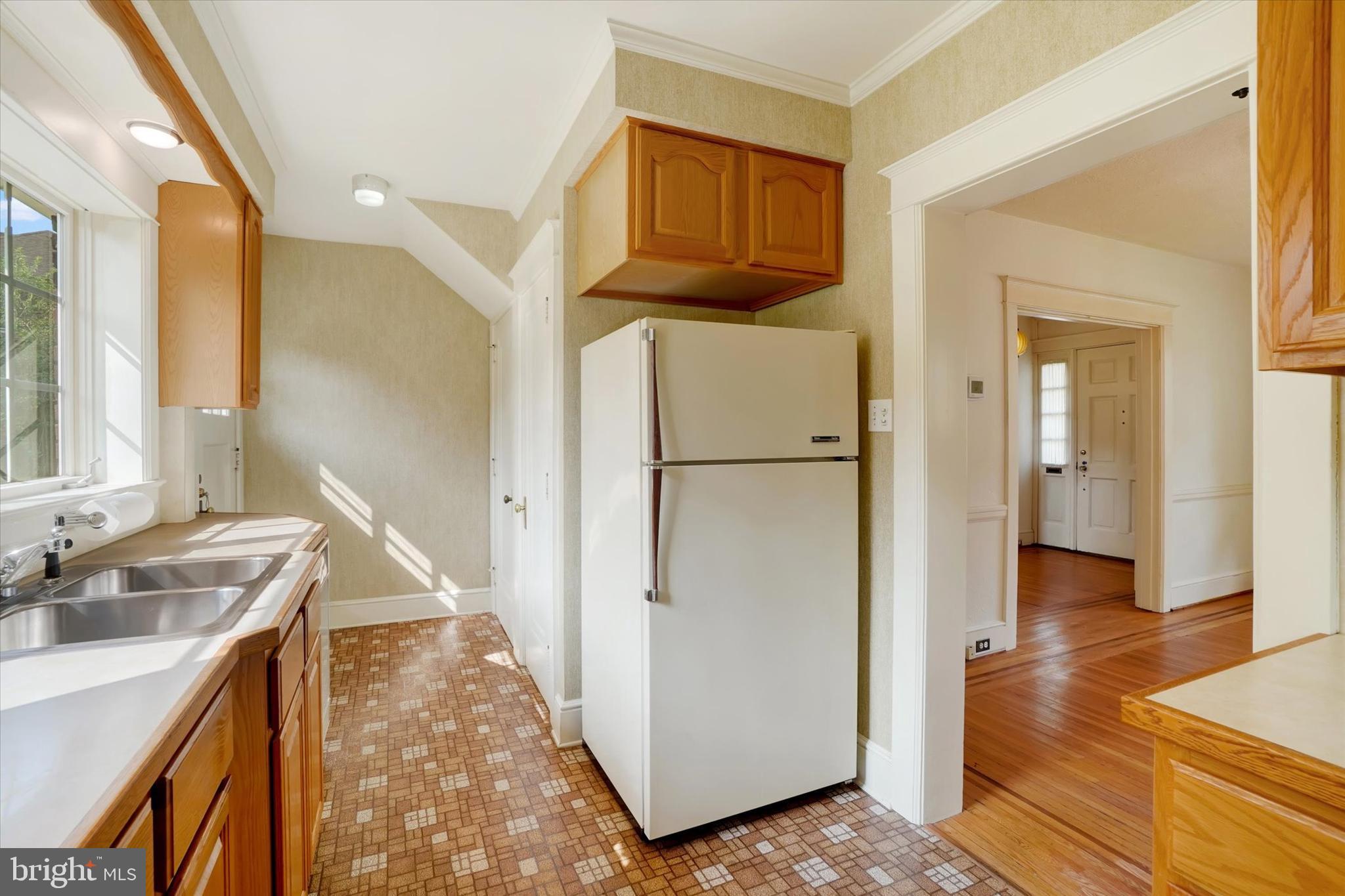 132 Springdale Road York, PA 17403 - Photo 12 of 26 Gallery Image 12