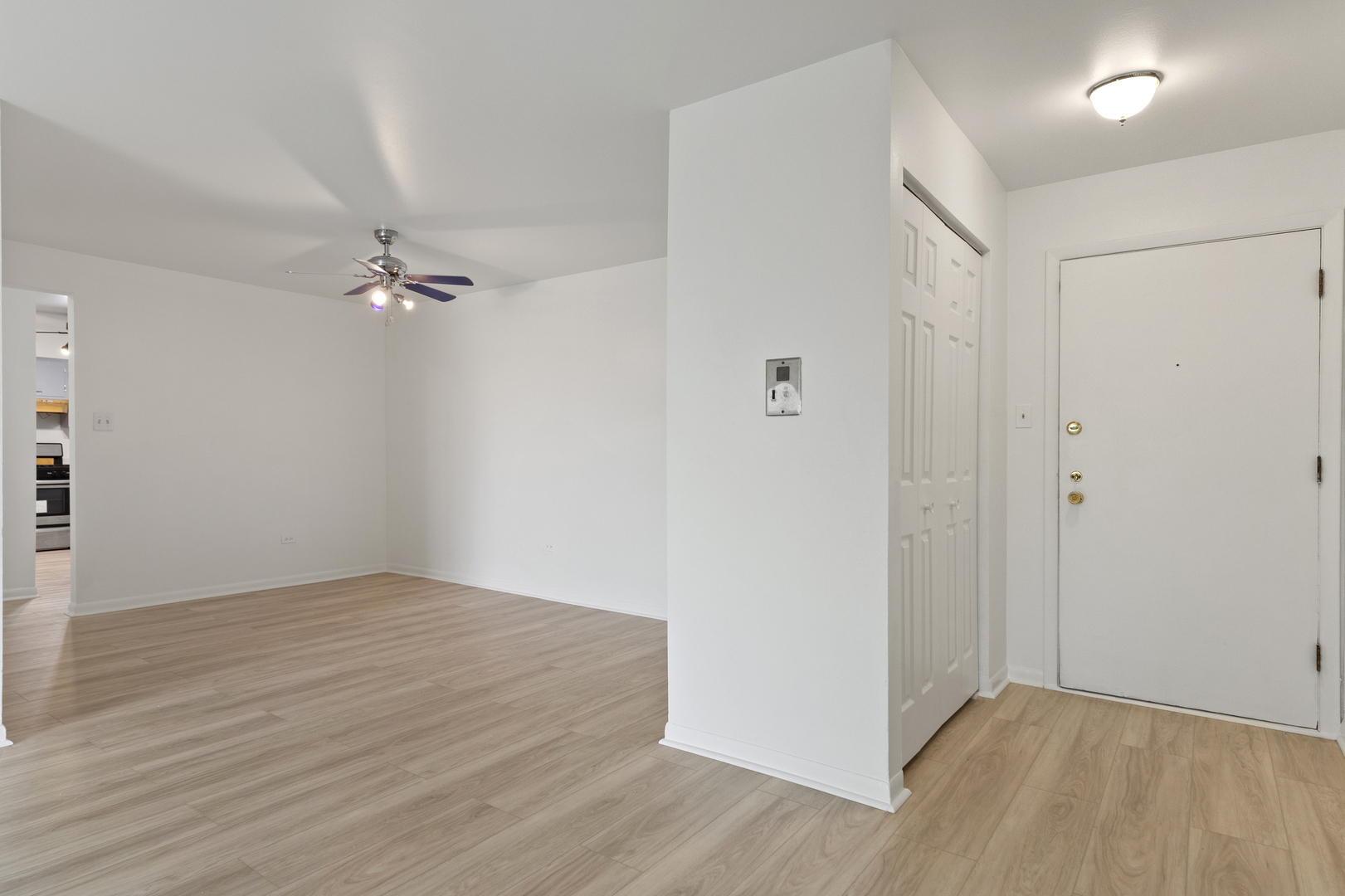1133 South Finley Road, Unit 402 Lombard, IL 60148 - Photo 18 of 19 Gallery Image 18