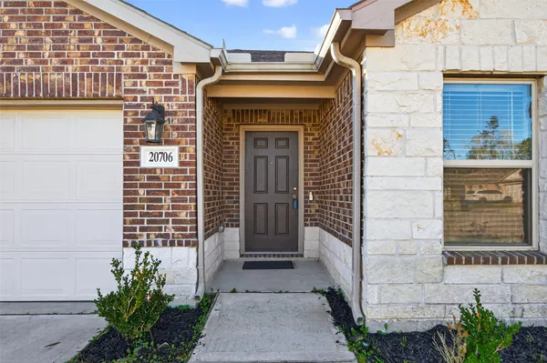 $1,895 | 20706 Southern Wds Boulevard, New Caney, TX 77357