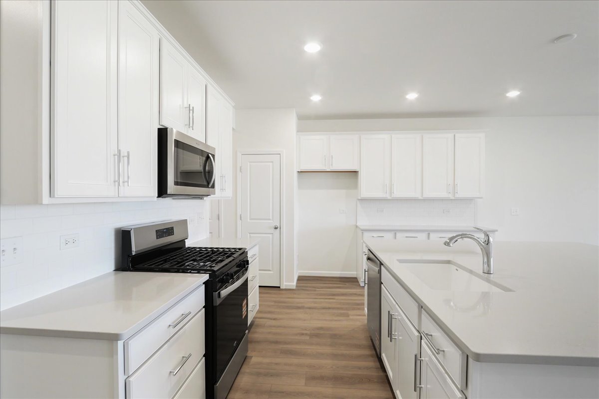 608 Switchgrass Way, Unit 61003 Bolingbrook, IL 60490 - Photo 15 of 32