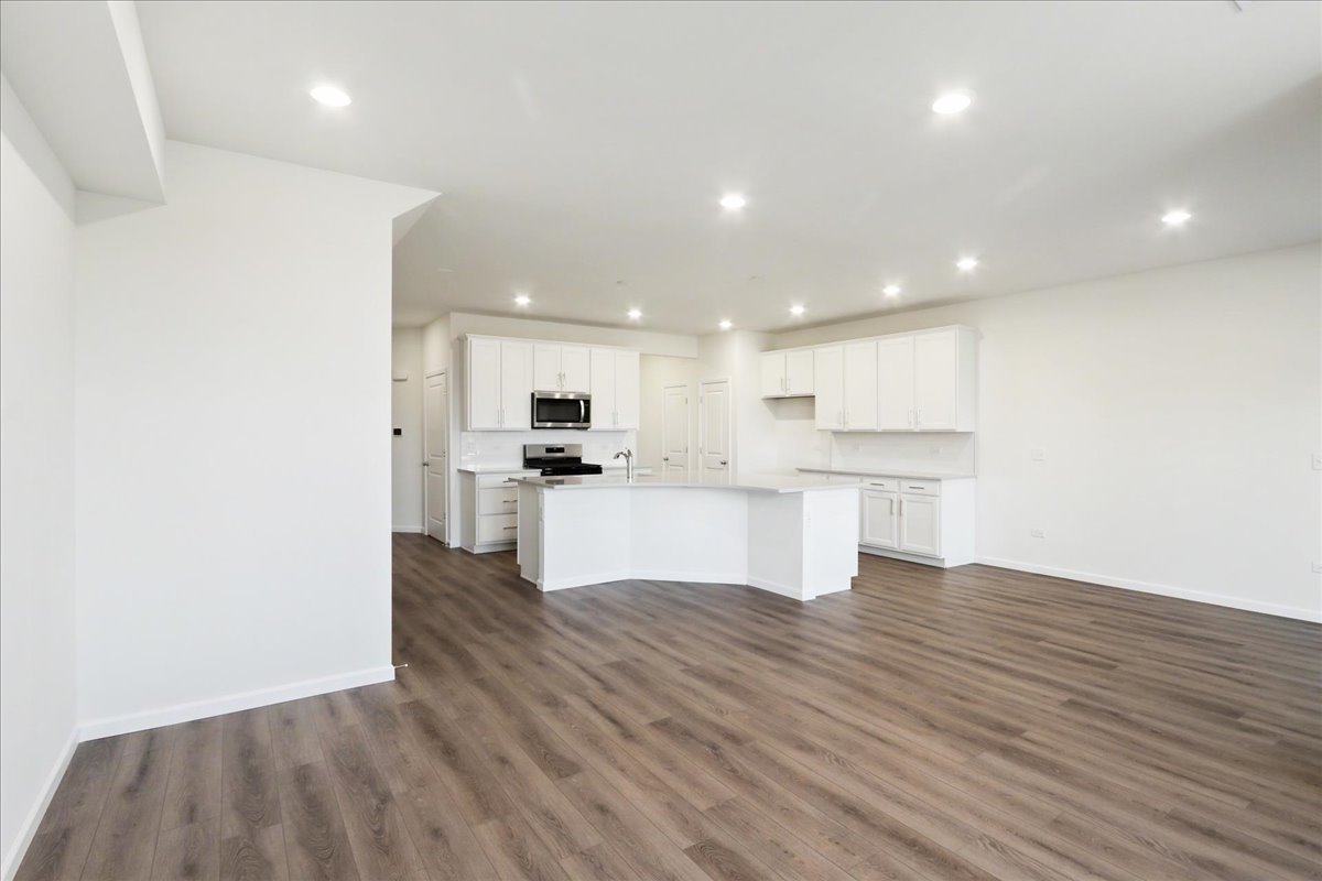 608 Switchgrass Way, Unit 61003 Bolingbrook, IL 60490 - Photo 17 of 32