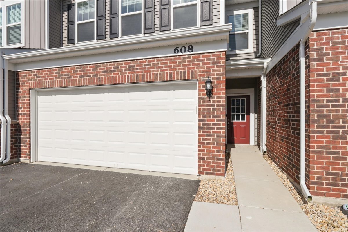 608 Switchgrass Way, Unit 61003 Bolingbrook, IL 60490 - Photo 2 of 32