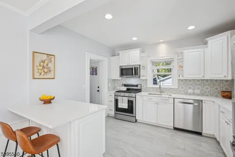 $899,999 | 23 Kensington Terrace, Maplewood, NJ 07040