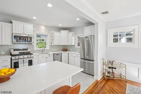 $899,999 | 23 Kensington Terrace, Maplewood, NJ 07040