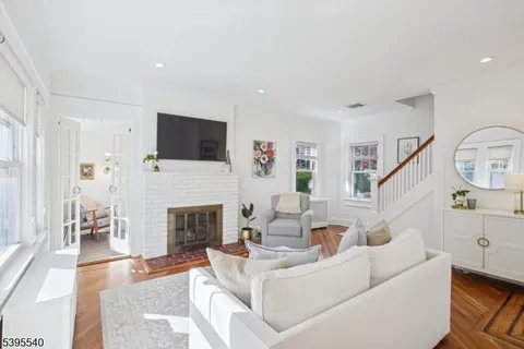 $899,999 | 23 Kensington Terrace, Maplewood, NJ 07040