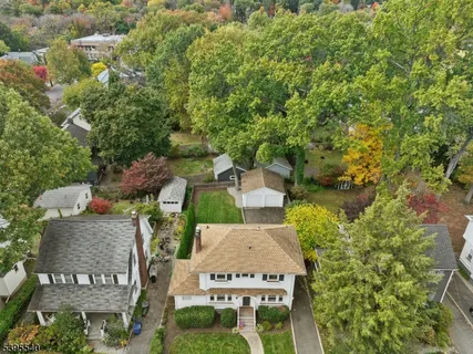 $899,999 | 23 Kensington Terrace, Maplewood, NJ 07040