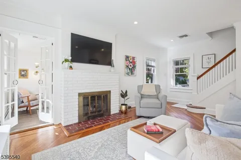 $899,999 | 23 Kensington Terrace, Maplewood, NJ 07040