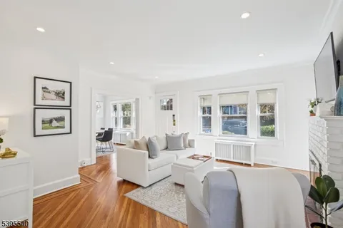 $899,999 | 23 Kensington Terrace, Maplewood, NJ 07040