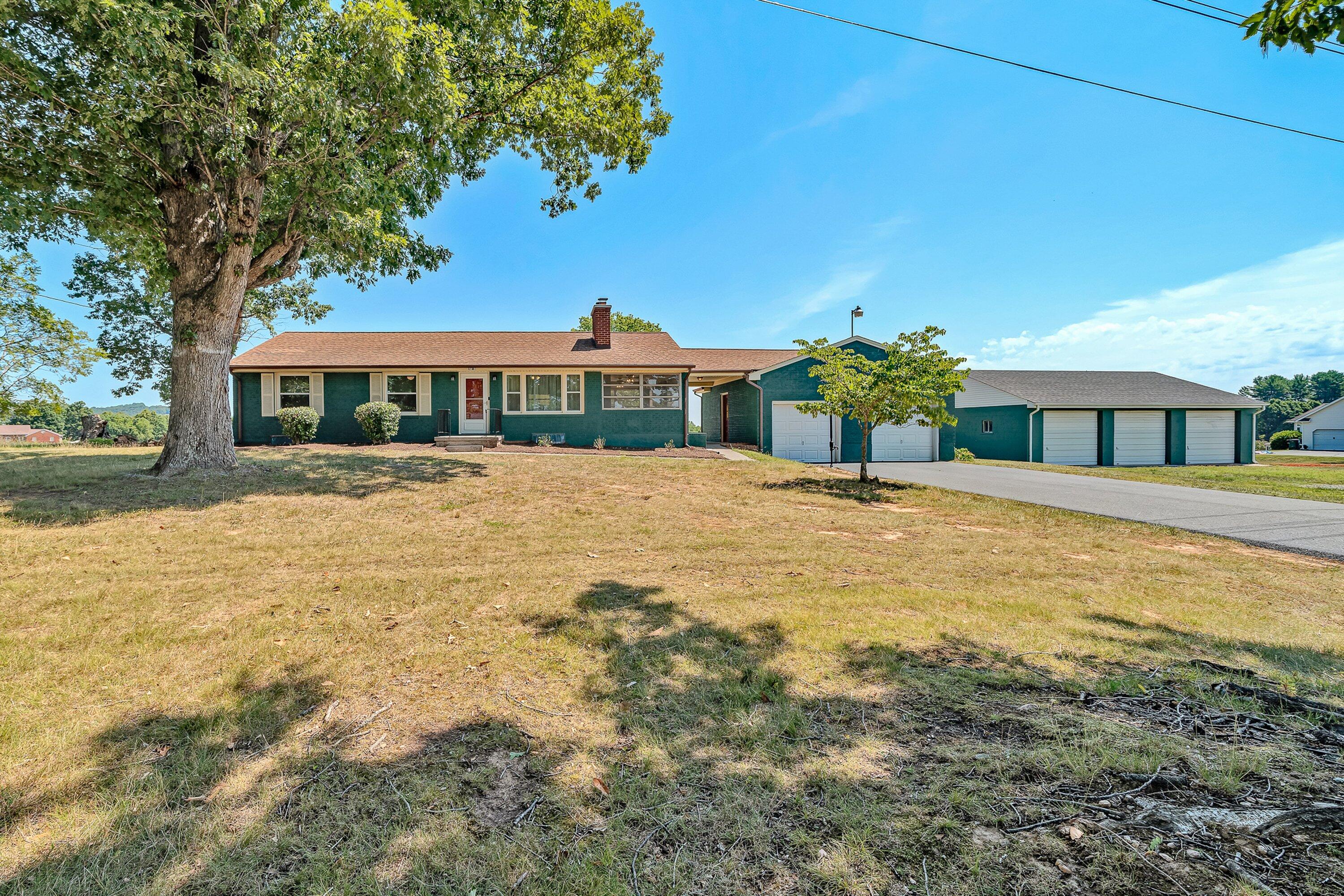1084 Altice Road Moneta, VA 24121 - Photo 2 of 45 pic 2