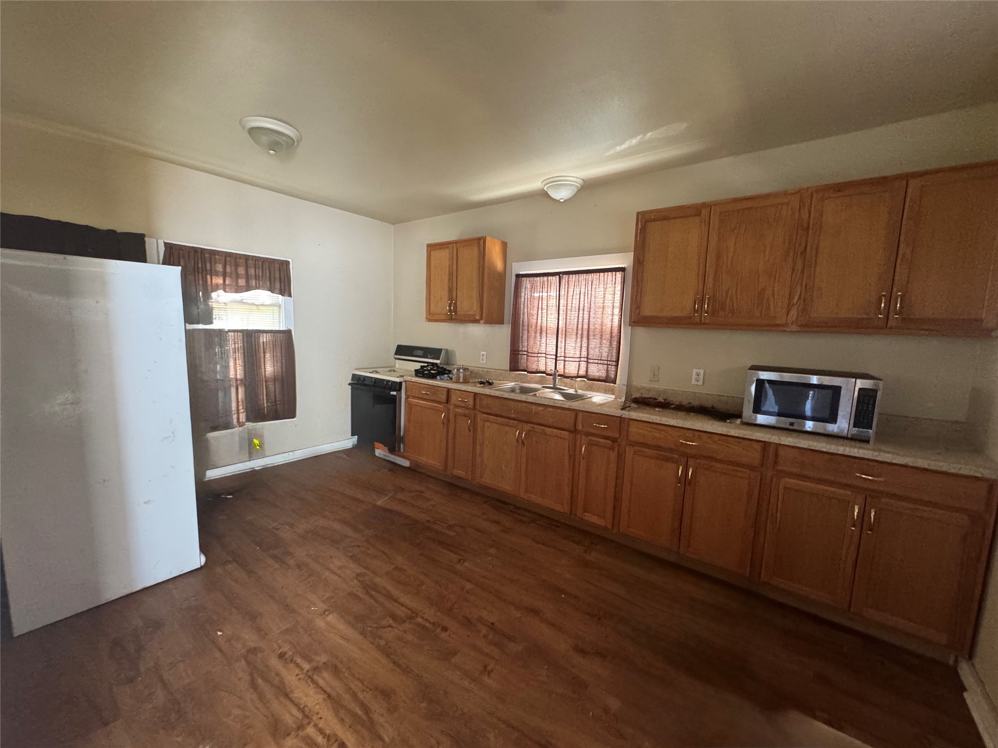 813 East Canal Road Highlands, TX 77562 - Photo 13 of 18 Gallery Image 13