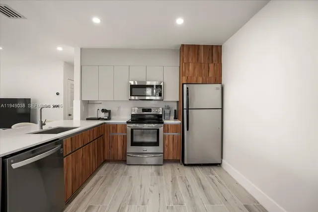 $5,000 | 70 Northwest 47th Terrace, Unit 70, Miami, FL 33127