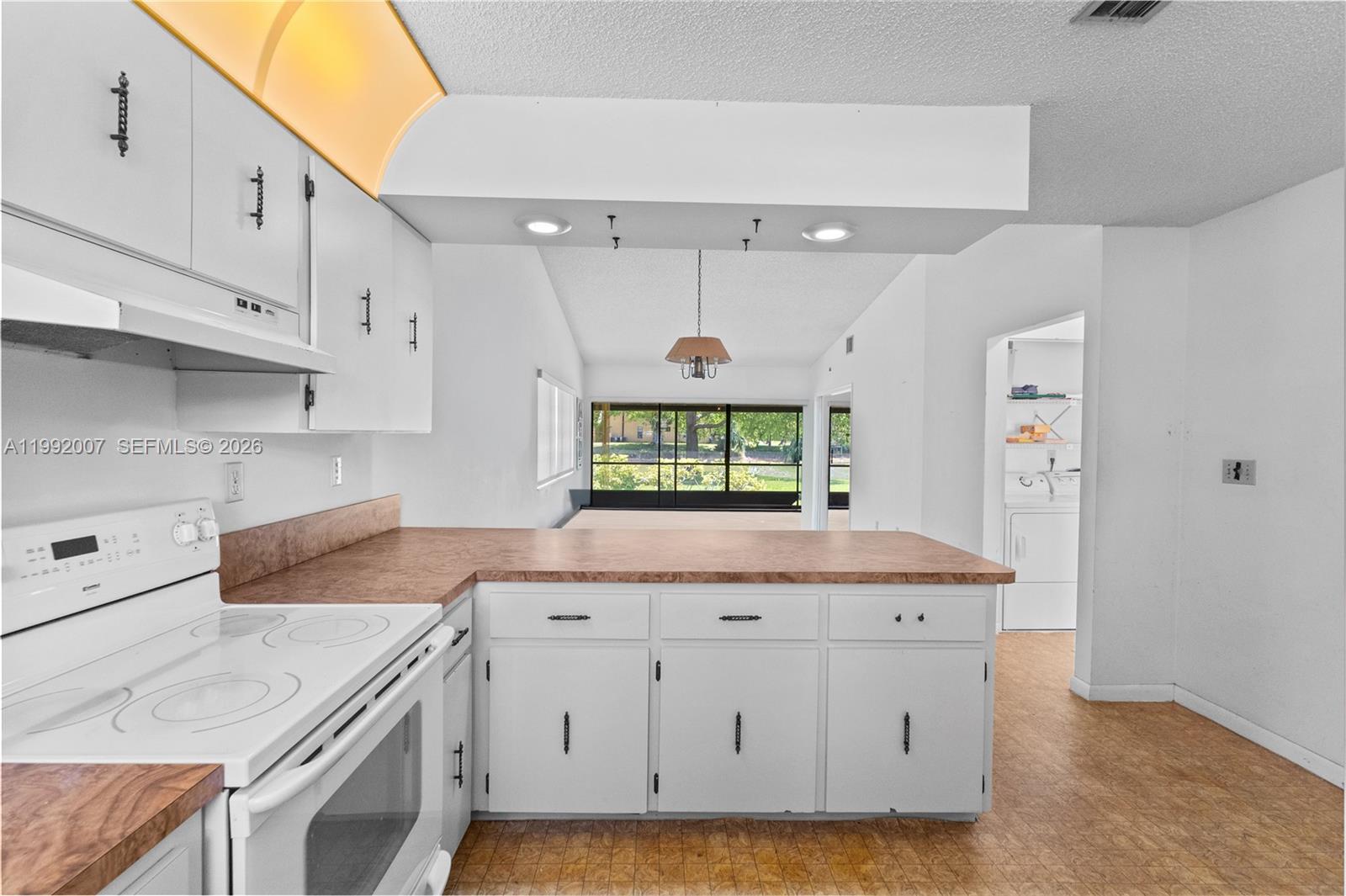 723 Banks Road Margate, FL 33063 - Photo 13 of 36 Gallery Image 13
