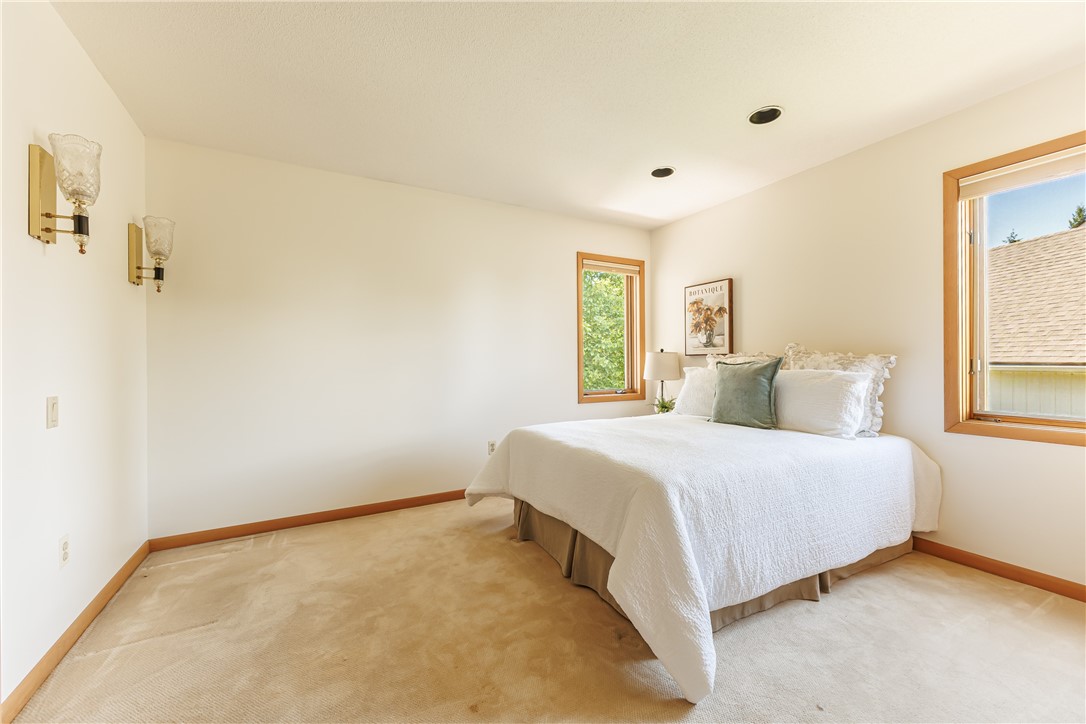 61 Sutton Point Pittsford, NY 14534 - Photo 21 of 50