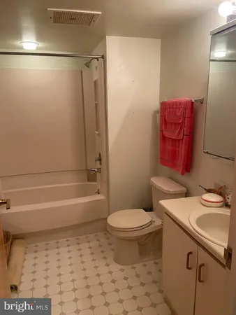 $189,000 | 700 Avondale Road, Unit 5L, Wallingford, PA 19086