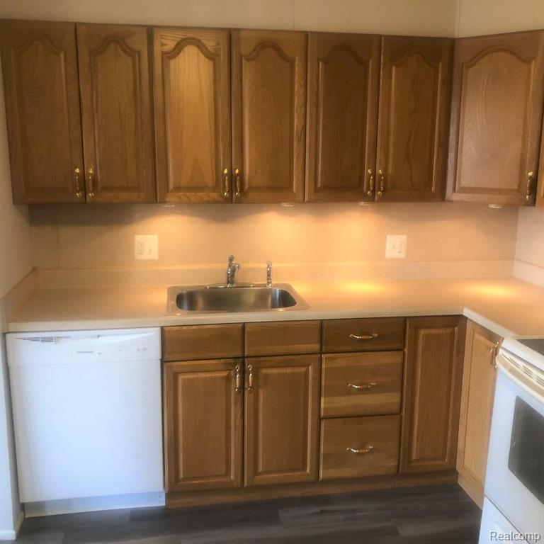 29312 Hoover Road Warren, MI 48093 - Photo 5 of 22