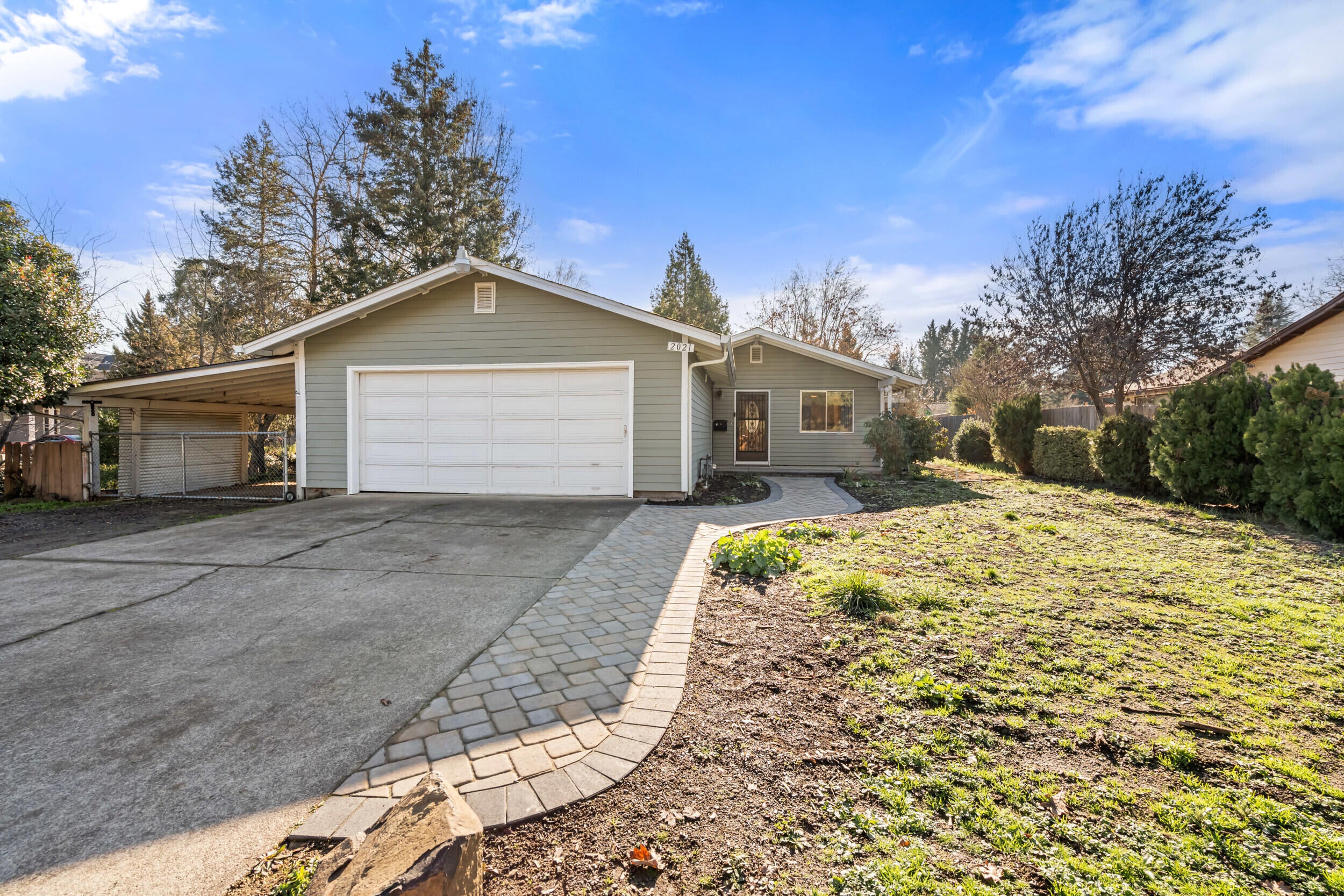 2021 Taylor Road Central Point, OR 97502 - Photo 1 of 27 01